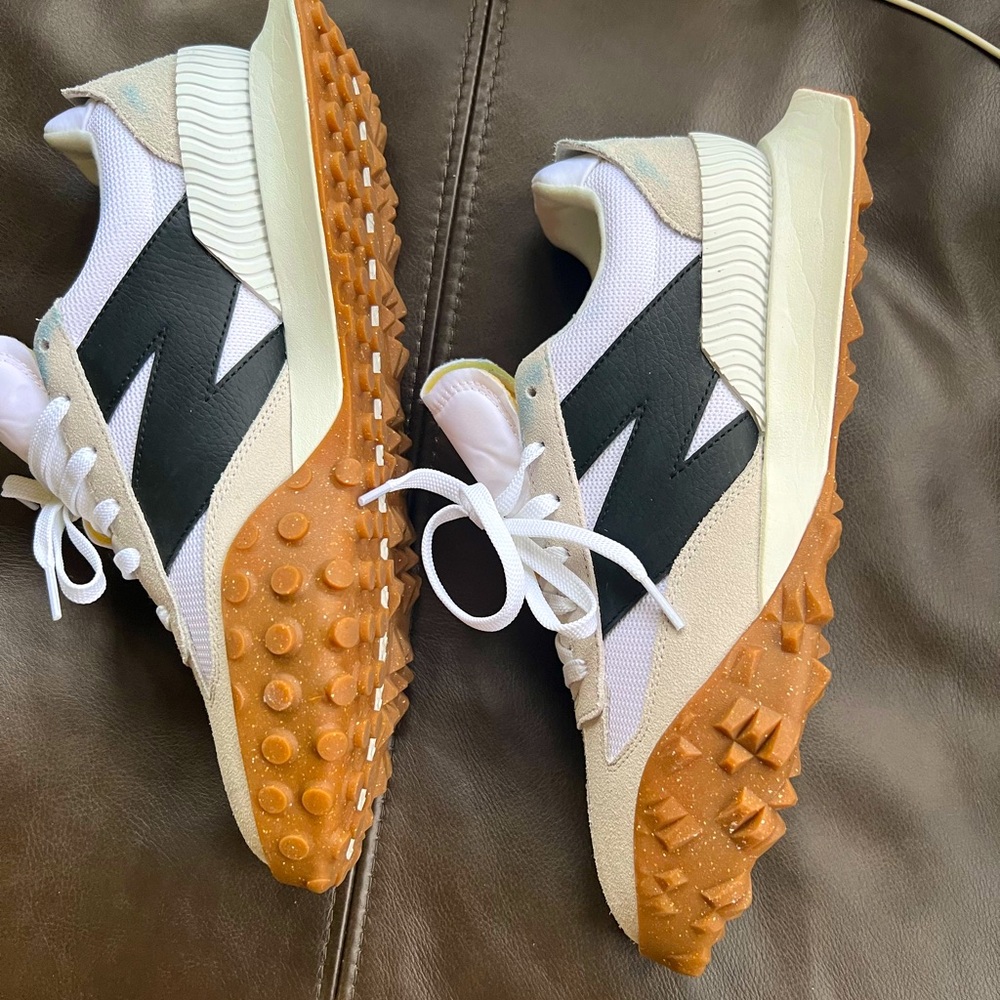 New Balance 327